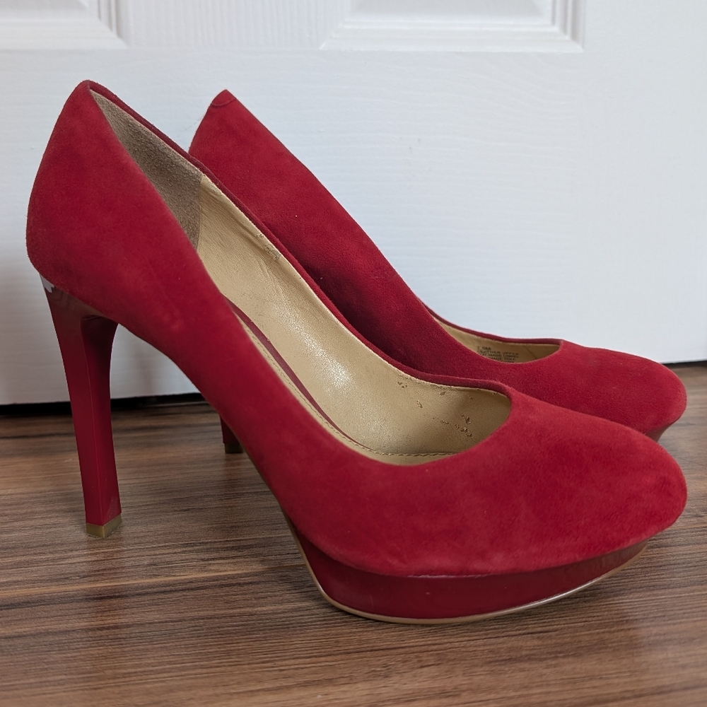 Gianni Bini Vintage Red Genuine Suede Platform Heels Y2K 7.5